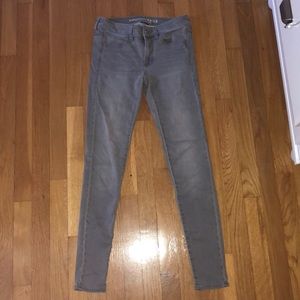 grey light washed skinny jeans